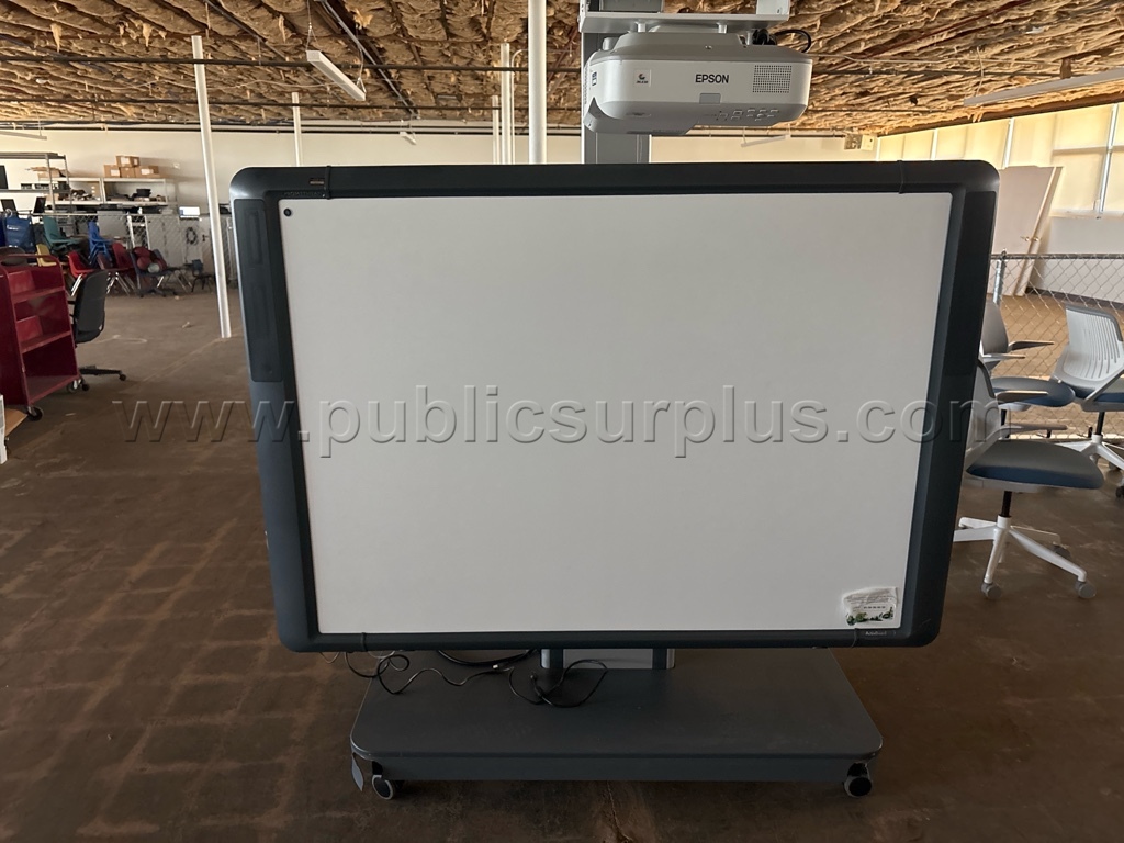 Promethean Mobile Cart with Epson PowerLite 680 — photo 1