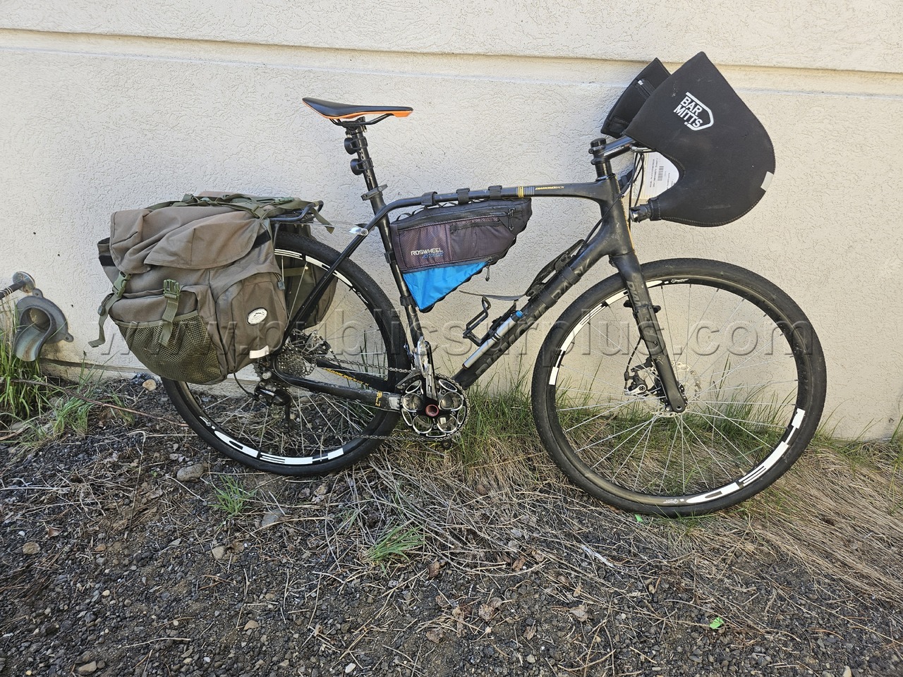 DIAMONDBACK CARBON FRAME ROAD BICYCLE — photo 1