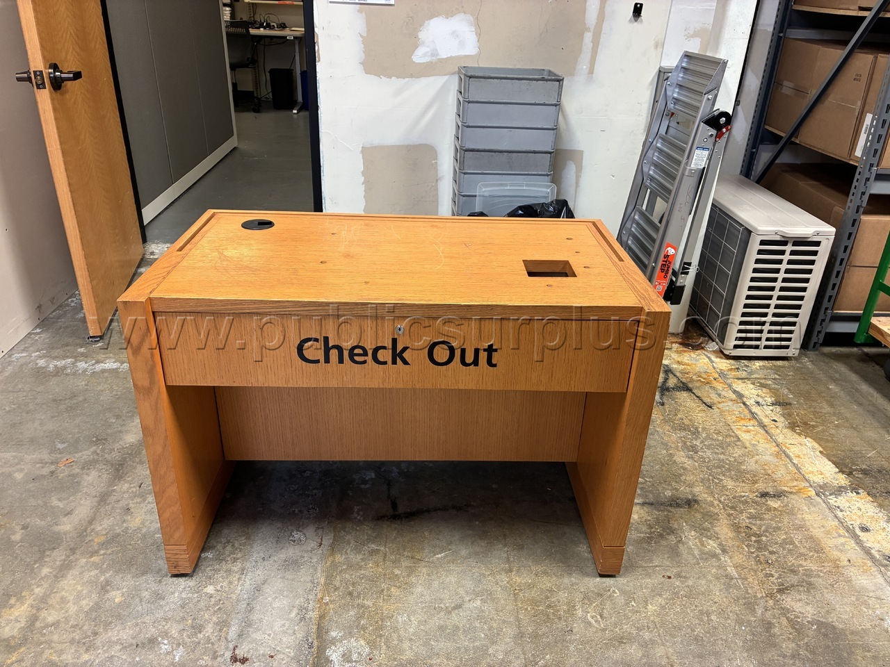 Heavy Duty desk — photo 1