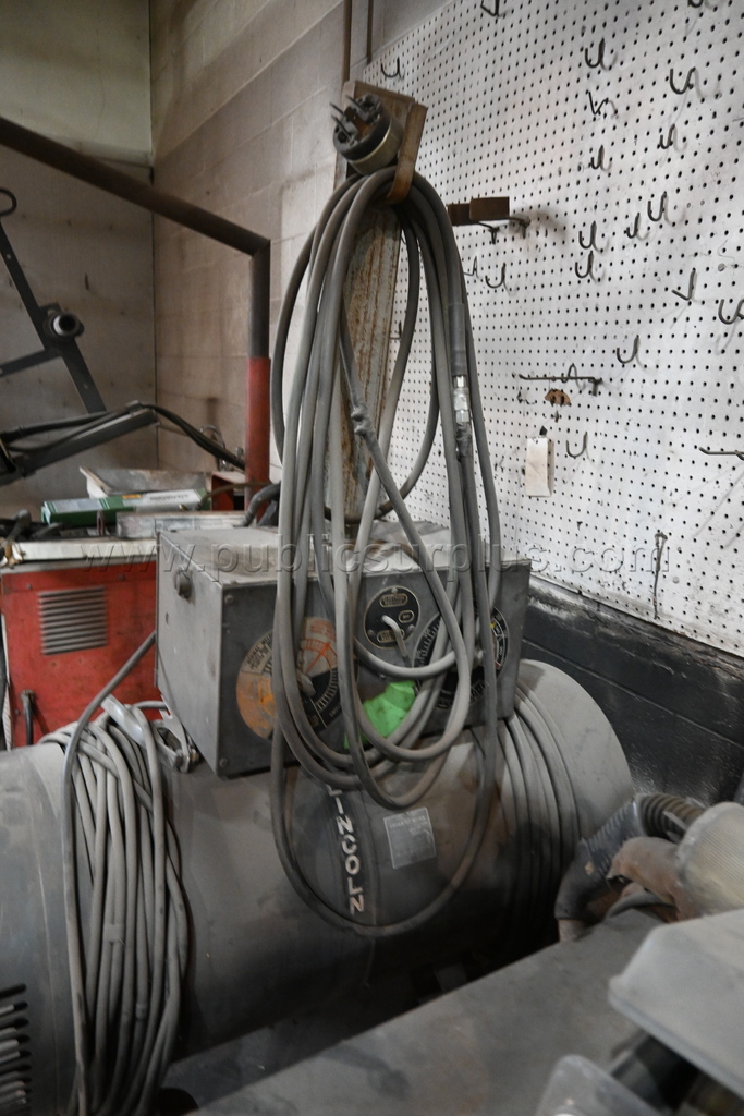 Lincoln Wire Feed Welder — photo 1