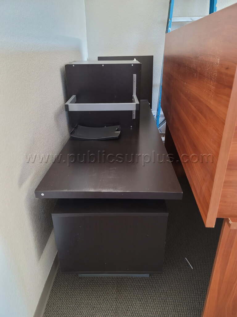 Black office Desk — photo 1