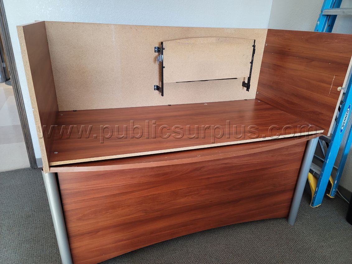 Brown office Desk — photo 1