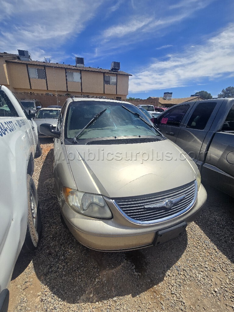 2003 Town & Country Chrysler  Van — photo 1