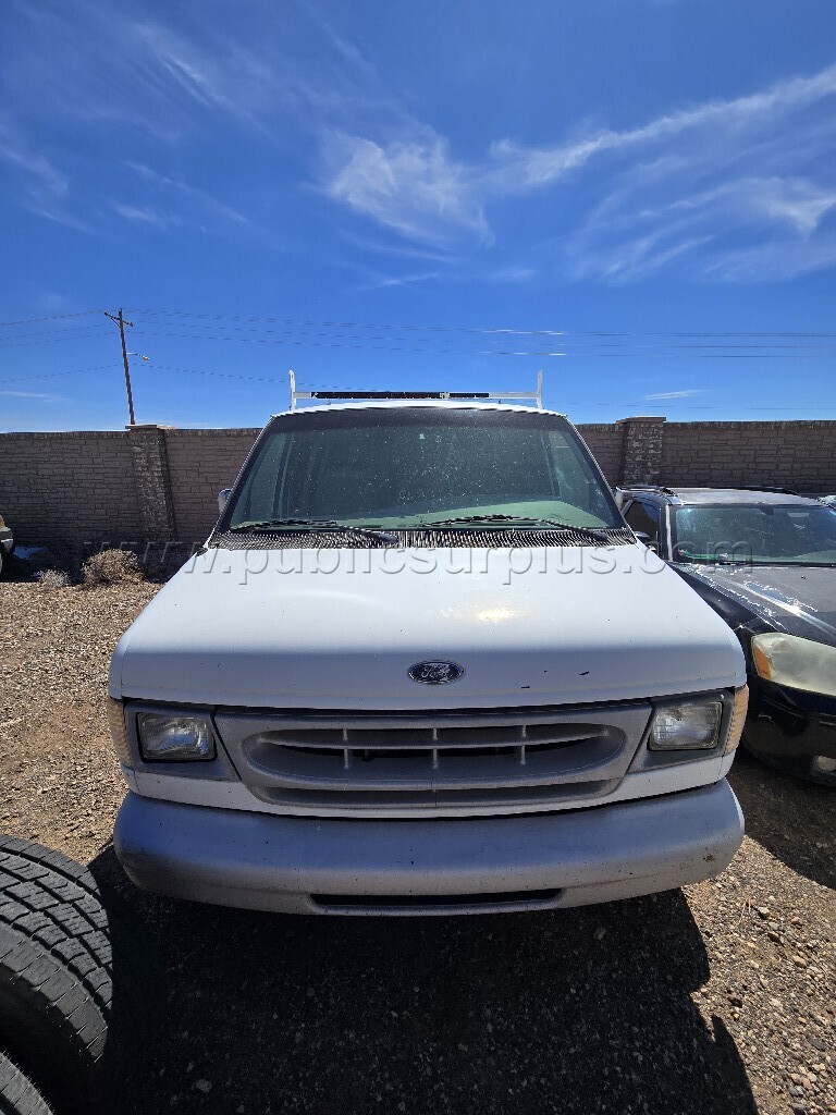 1997 Ford Ecoline Van — photo 1