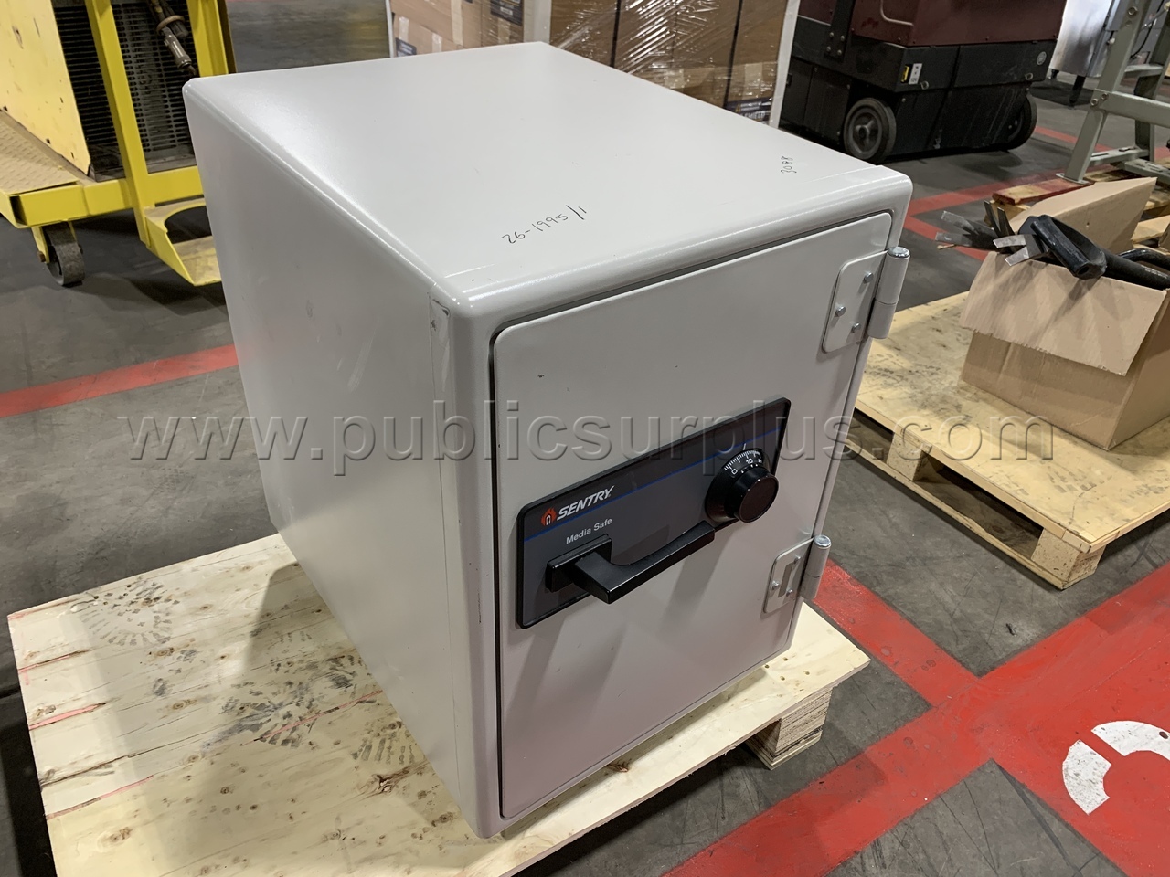 Locked Safe, Sentry (no key or combo) /KK — photo 1