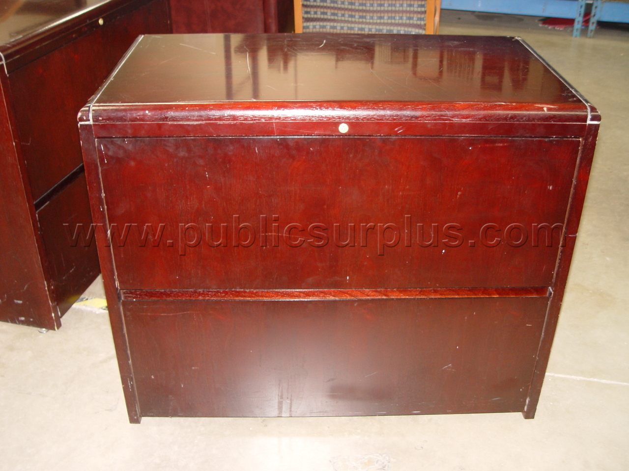 2 Drawer File Cabinet 3' x 20" x 30" — photo 1