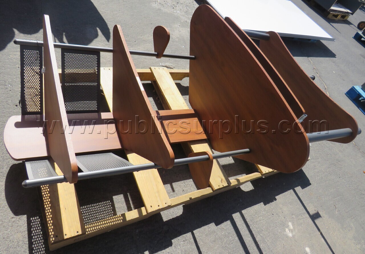 Desk — photo 1