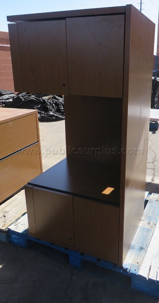Desk — photo 1