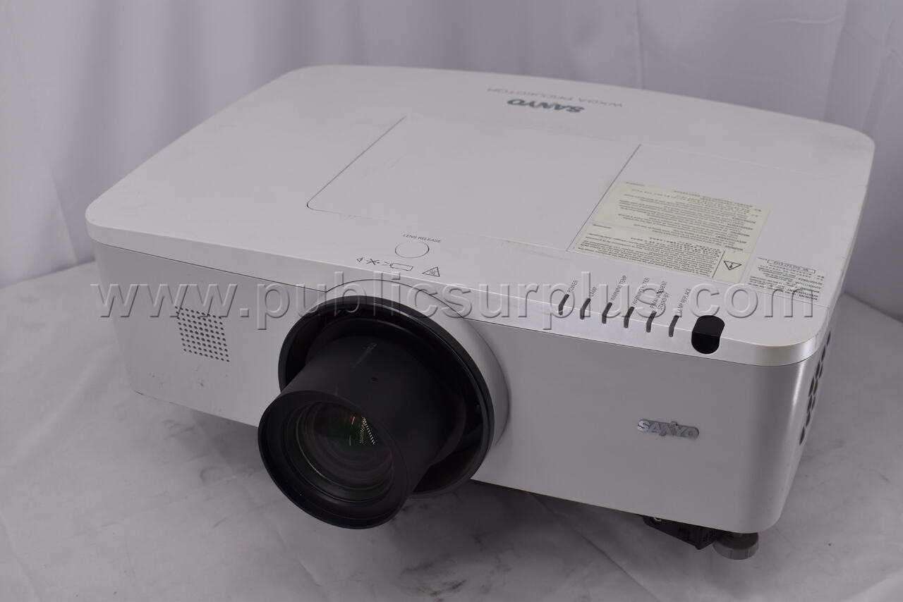 Sanyo PLC-WM4500 LCD Projector — photo 1