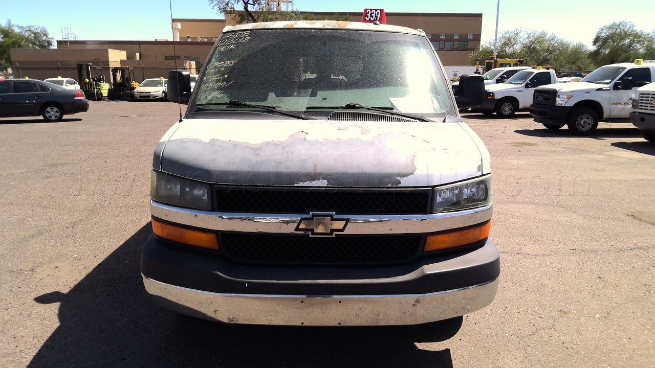 ASDB - 12B018 - 2011 CHEVROLET EXPRESS VAN 1/2 TON 8 PASS — photo 1