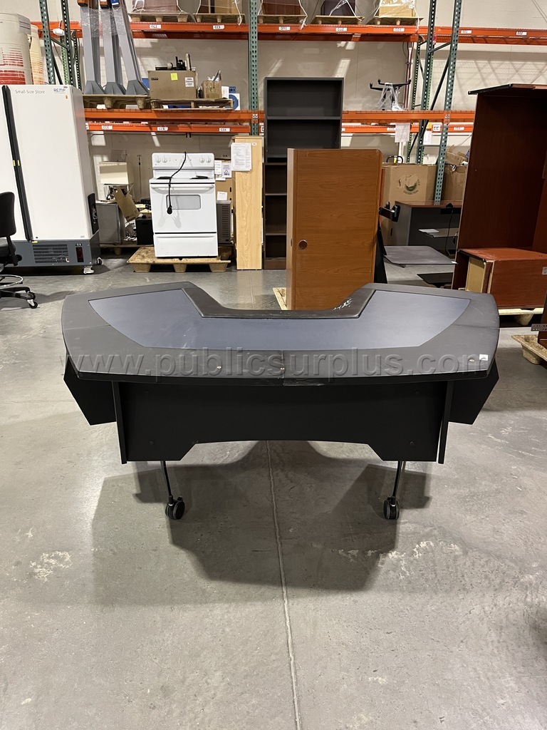 Rolling U-Shaped Evil Villain/Workstation-Warehouse Floor-DM — photo 1