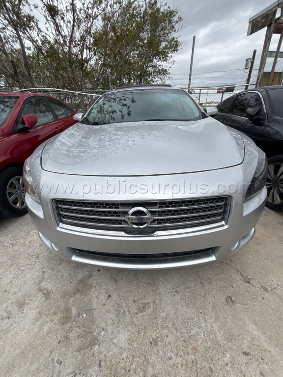 2011 Nissan Maxima — photo 1