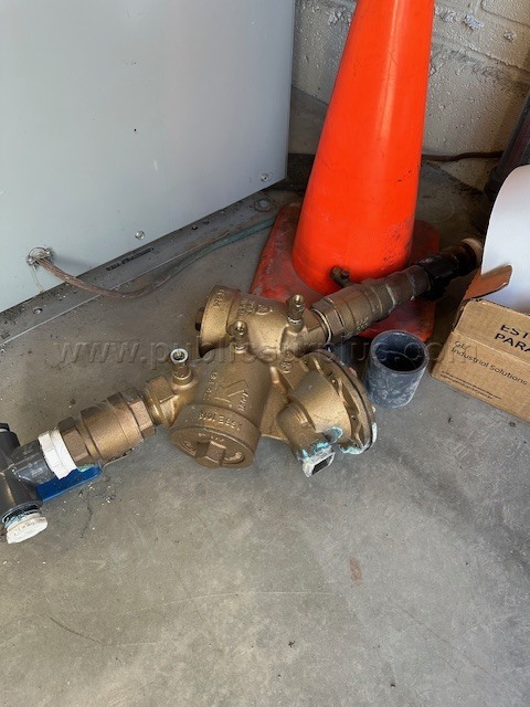 Backflow Preventer Wilkins Zurn 975XL — photo 1