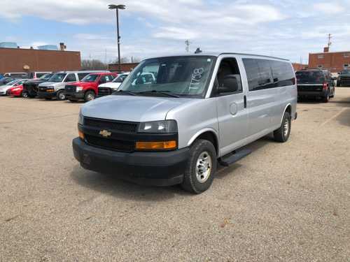 2019 Chevrolet Express 2WD Passenger Van 166,946 Miles T1758 — photo 1