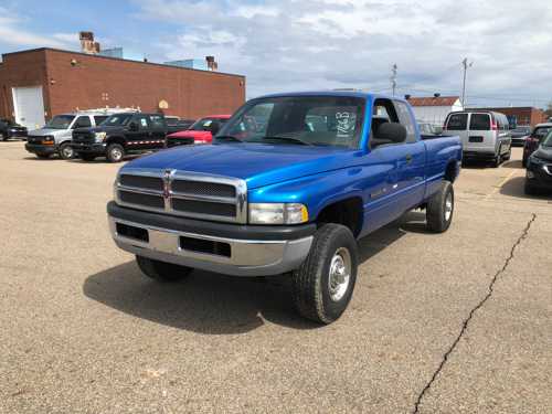 2000 Dodge Ram 4WD Pickup 138,632 Miles 1766B — photo 1