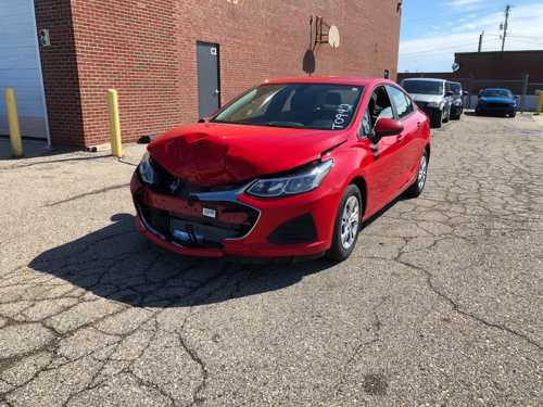 Tow Out 2019 Chevrolet Cruze 4DR FWD Sedan 77,008 Miles T0942 — photo 1