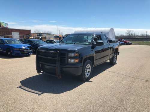 Tow Out 2015 Chevrolet Silverado 4DR 4WD Pickup Truck 165,404 Miles S6074 — photo 1