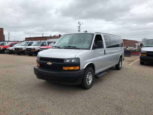 2021 Chevrolet Express 3DR RWD Van 186,152 Miles T3473 — photo 1
