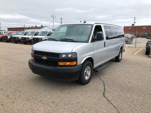 2019 Chevrolet Express 3DR RWD Van 160,783 Miles T1772 — photo 1