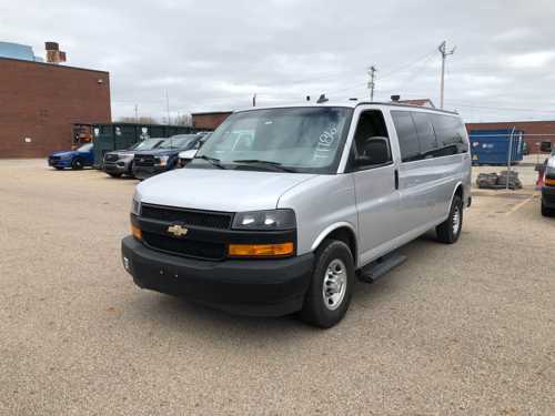 2019 Chevrolet Express 3DR RWD Van 172,987 Miles T1786 — photo 1