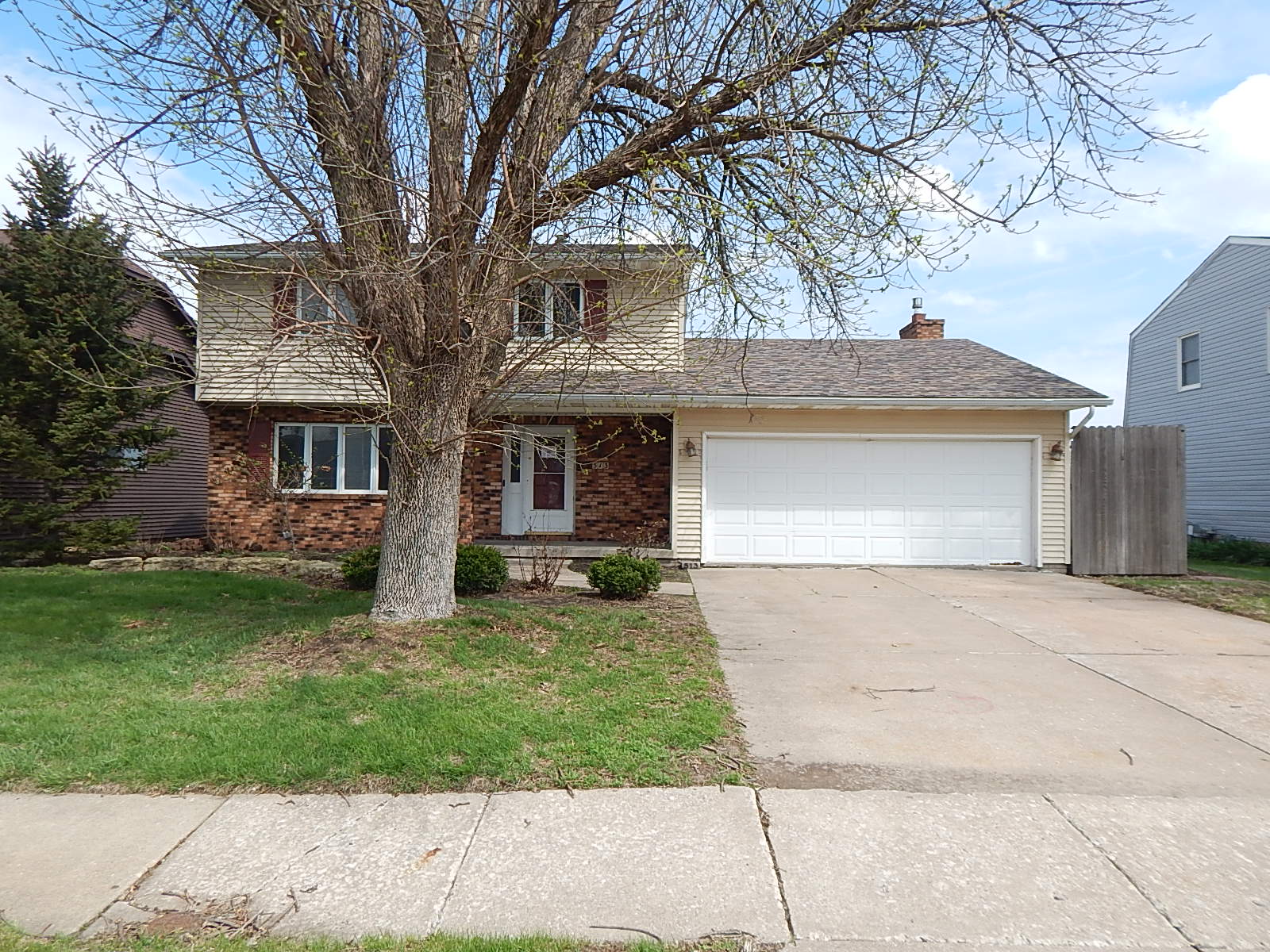 HUD Home — 513 S 7th St, Eldridge, IA 52748
