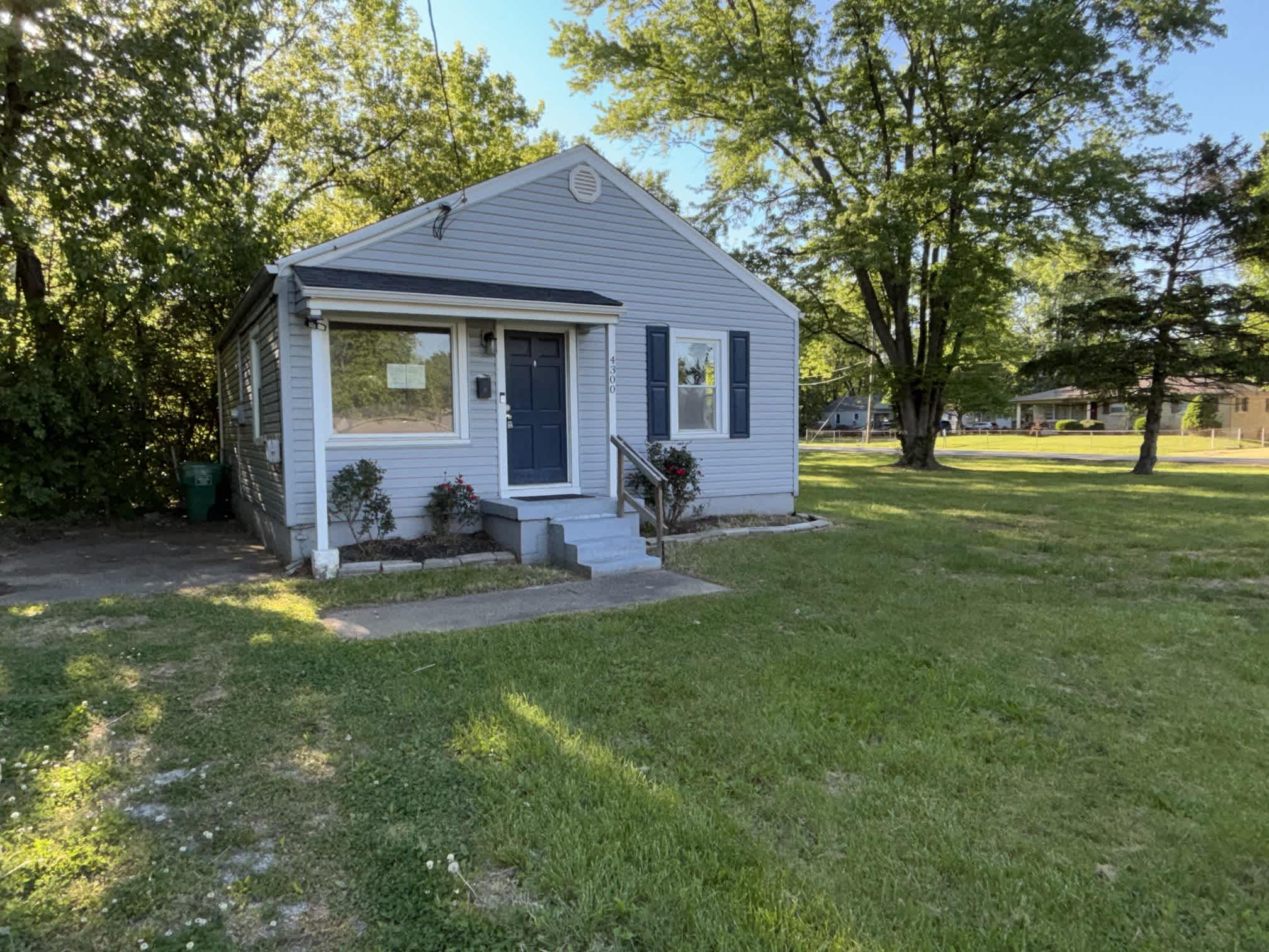 HUD Home — 4300 Ronda Ave, Louisville, KY 40216