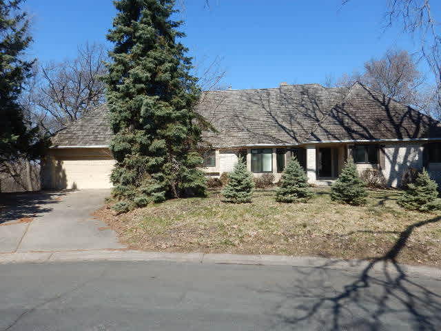 HUD Home — 8079 Kentucky Cir, Bloomington, MN 55438