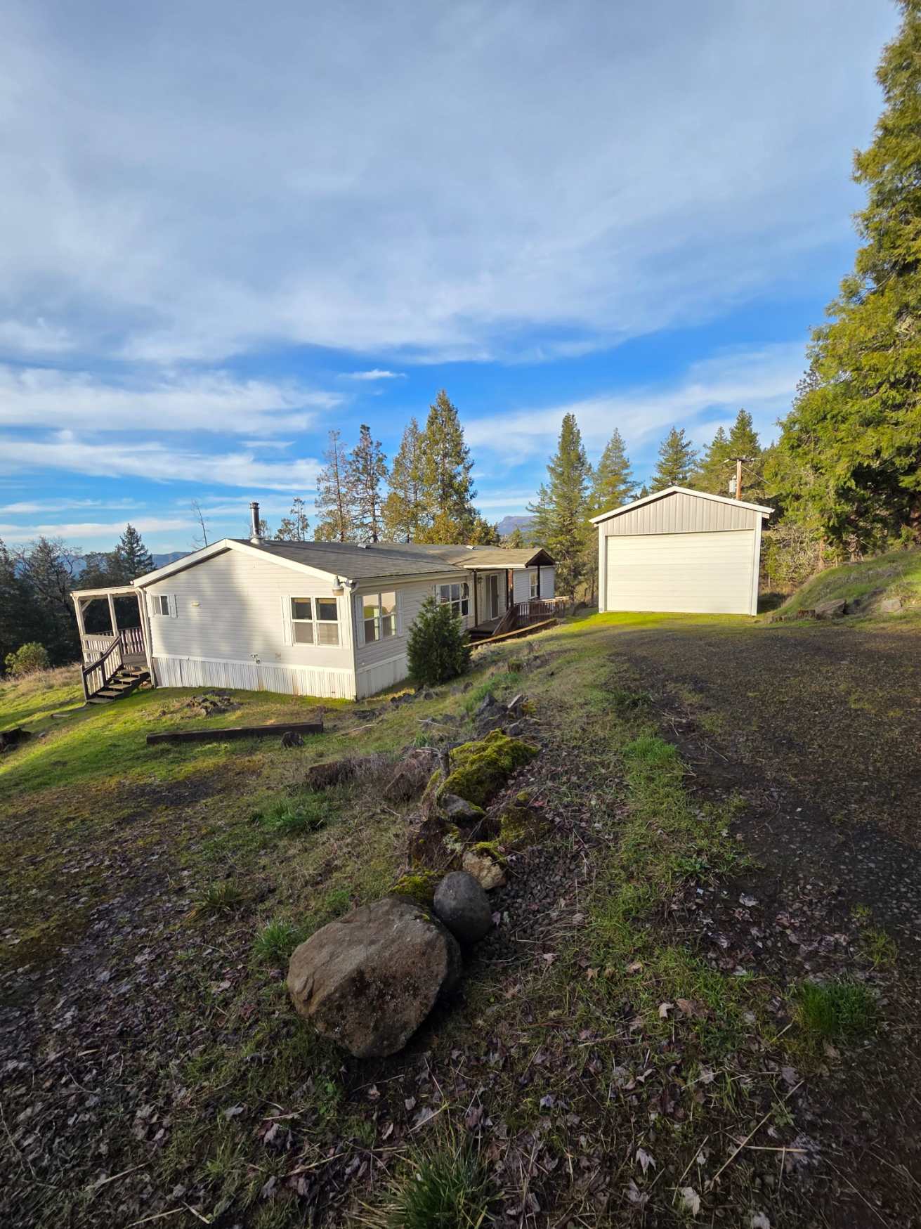 HUD Home — 781 Pine Ridge Dr, Glide, OR 97443