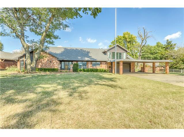 HUD Home — 2824 Nichols Rd, Chickasha, OK 73018