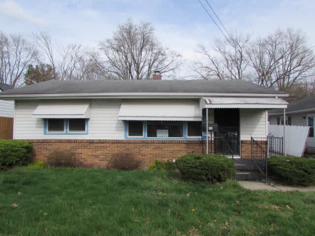 HUD Home — 904 Ellenhurst Dr, Anderson, IN 46012