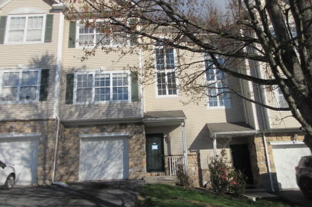 HUD Home — 95 Pinehurst Dr, Washington, NJ 07882