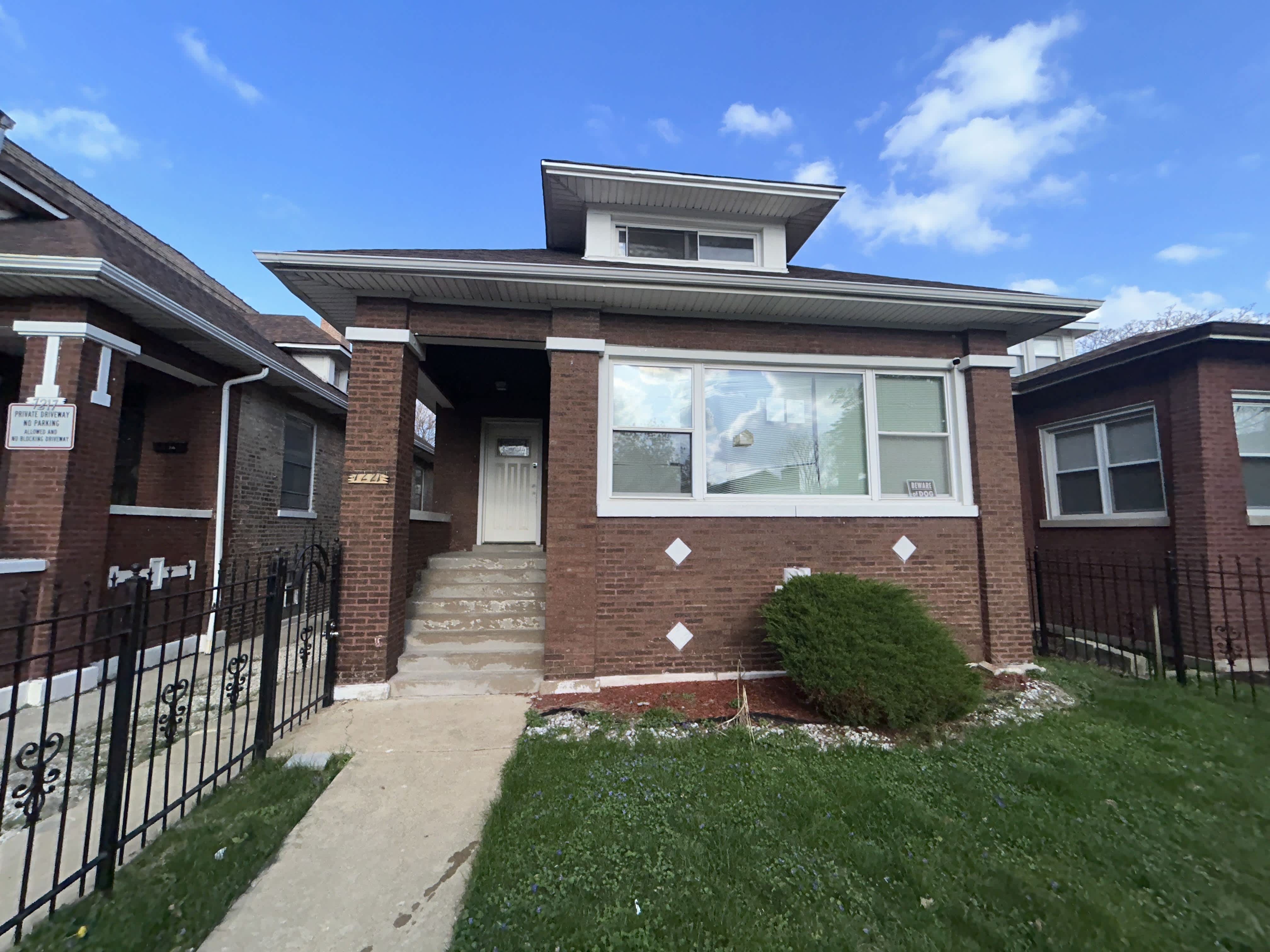 HUD Home — 7221 S Bennett Ave, Chicago, IL 60649 — photo 1