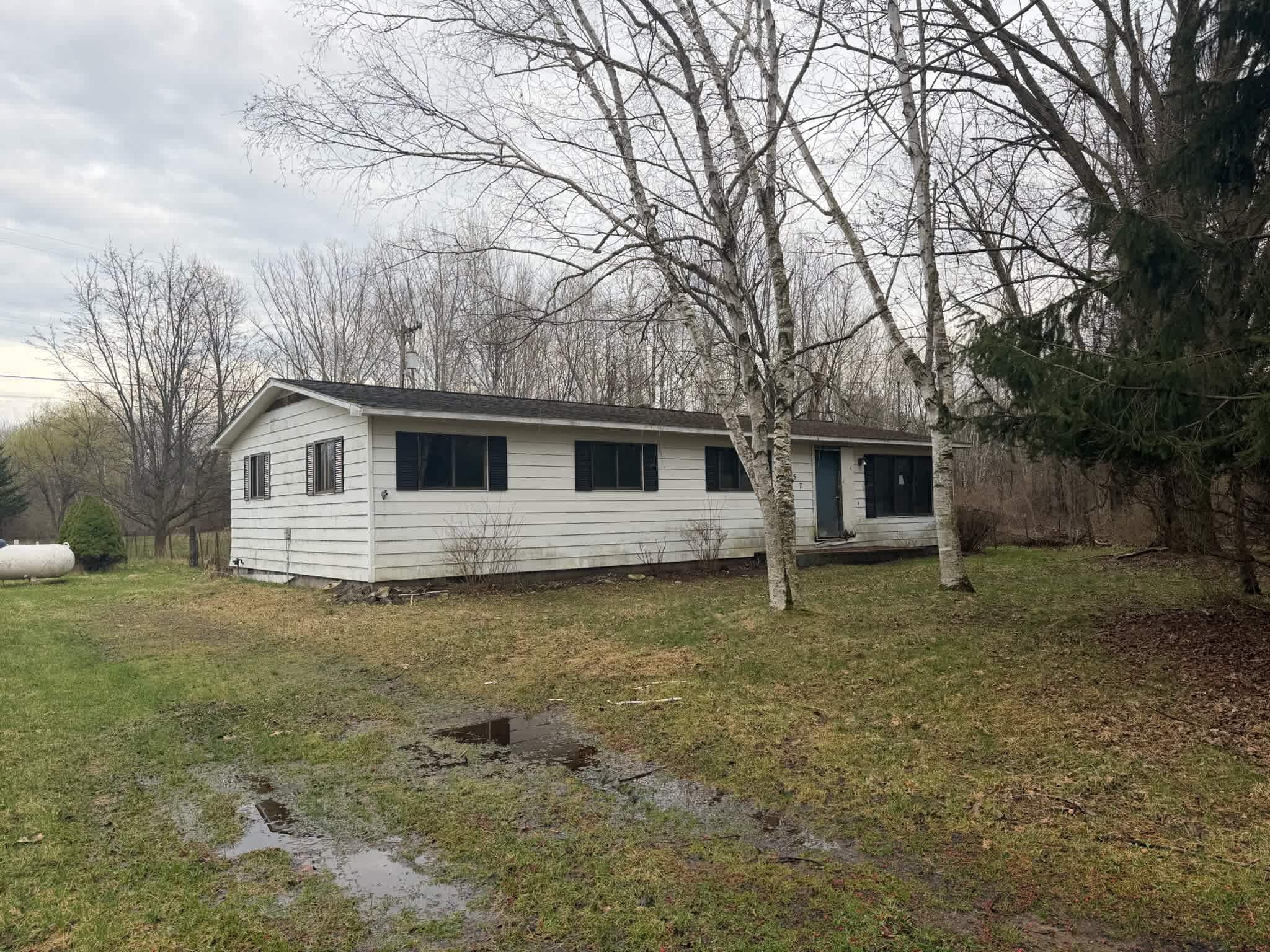 HUD Home — 1557 S 10 Mile Rd, Midland, MI 48640 — photo 1