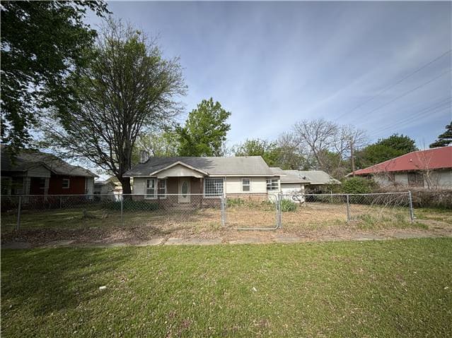 HUD Home — 715 S Creek St, Weleetka, OK 74880 — photo 1