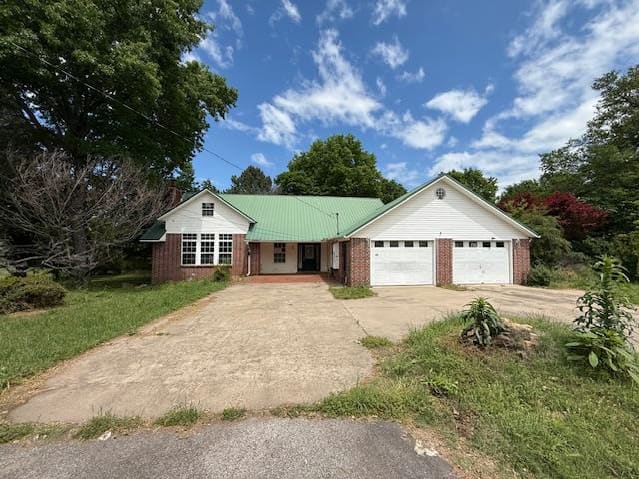 HUD Home — 402 E College St, Altus, AR 72821 — photo 1