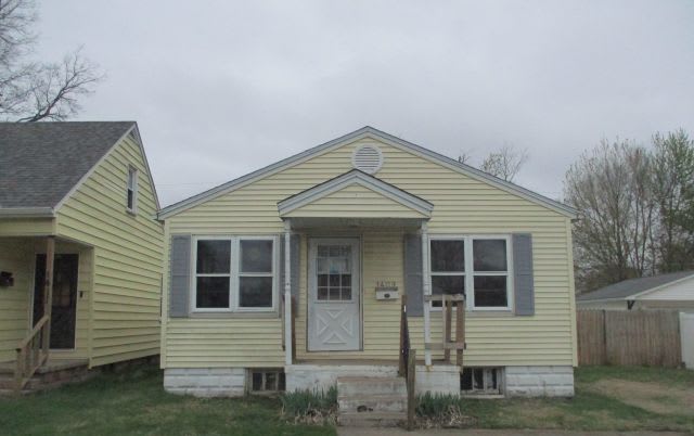 HUD Home — 1409 South 9th St, Pekin, IL 61554 — photo 1