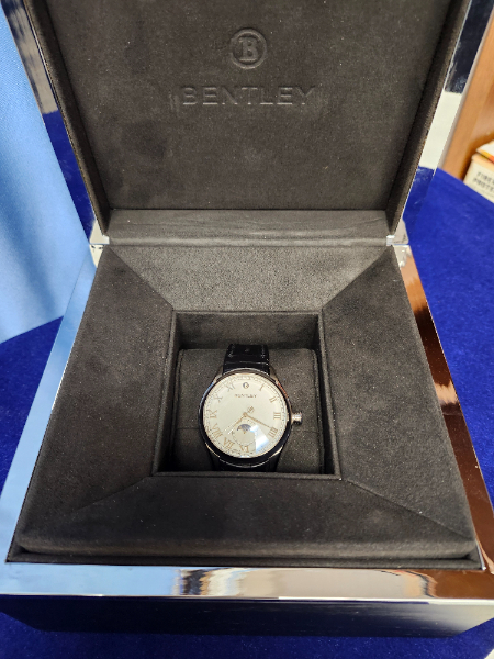 WATCH BENTLEY — photo 1