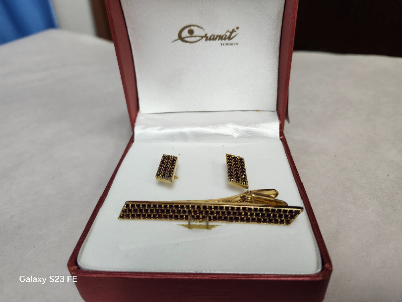 CLIFFLINKS AND TIE HOLDER — photo 1