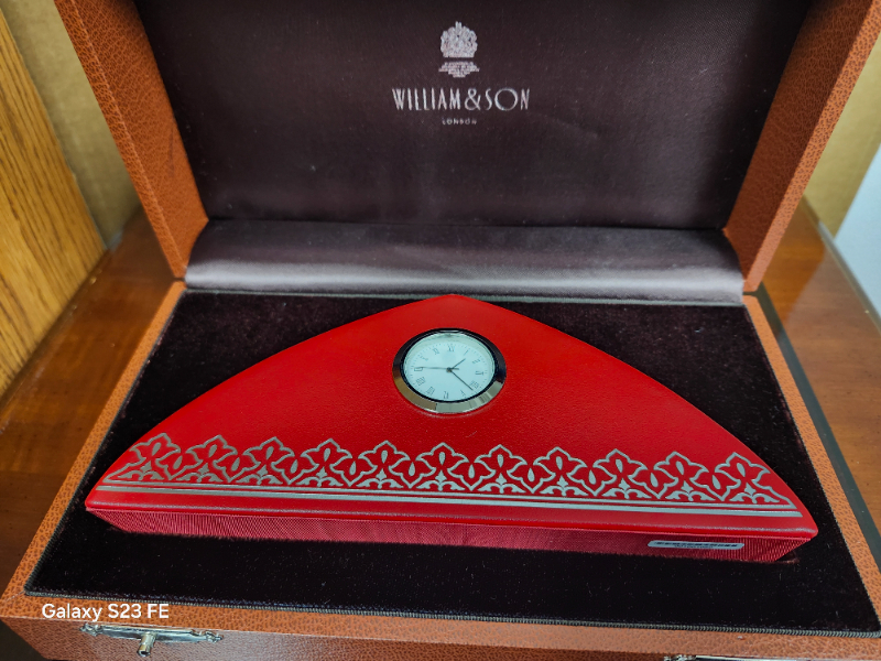 DESK CLOCK — photo 1