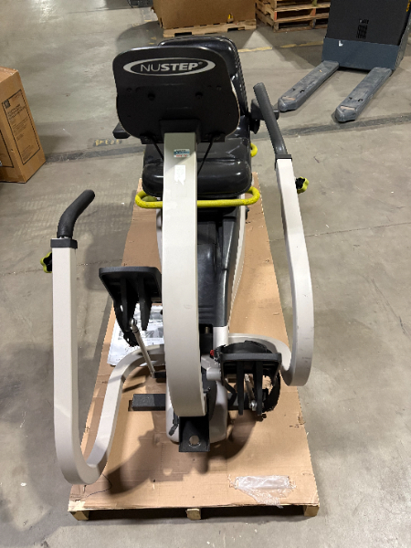 RECUMBENT CROSS TRAINER — photo 1