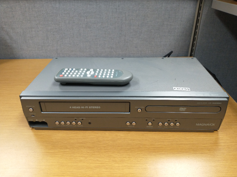 Video Cassette Recorder/DVD Player