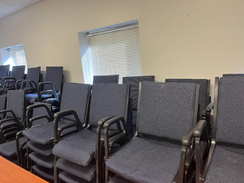BLUE CONFERENCE ROOM CHAIRS — photo 1
