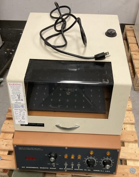 Incubator Shaker — photo 1