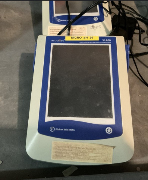 pH Meter — photo 1