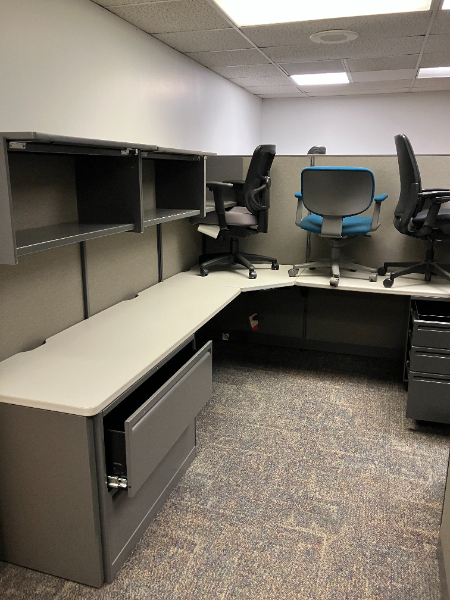 CUBICLES — photo 1