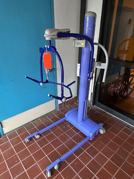 Patient Handling & Transfer Hoyer Lift — photo 1