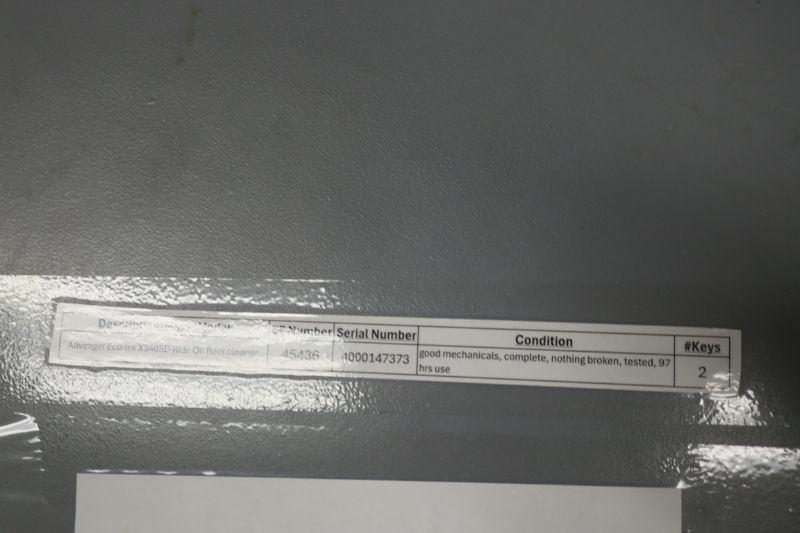 RIDE ON FLOOR POLISHER SCRUBBERS X2 — photo 1