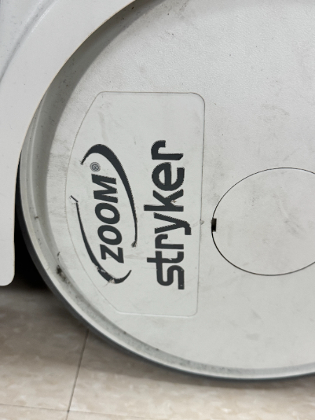 Stretchers/Treatment Chairs