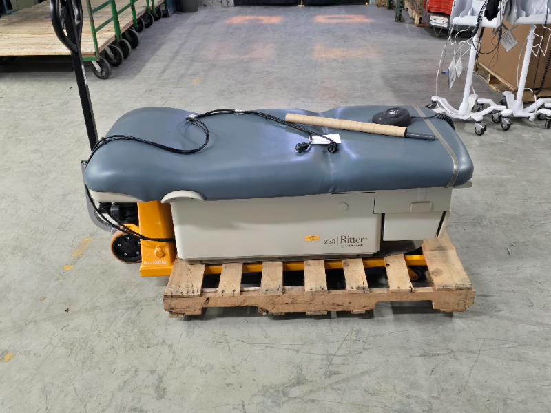 MIDMARK EXAM TABLE
