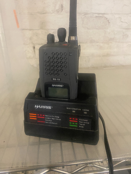 HARRIS XG-15P PORTABLE RADIO — photo 1